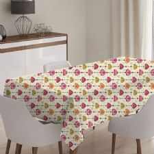 Krem Zemin ve Kalpli Model Masa Örtüsü