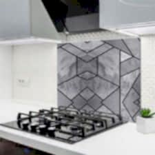 Geometrik Fayans Görünümlü Ocak Arkası Koruyucu